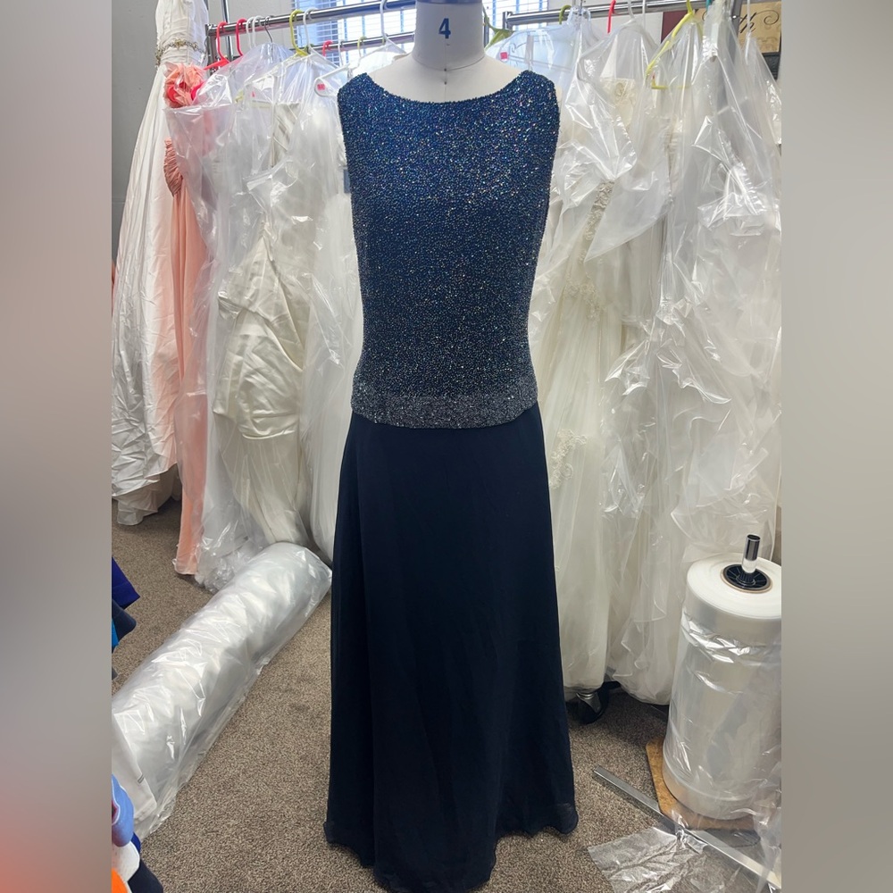 Elegant Navy Blue Sleeveless Dress